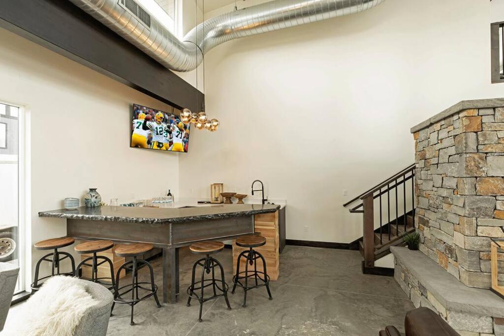 Brand New Upscale Home- Best Location! Whitefish Eksteriør bilde