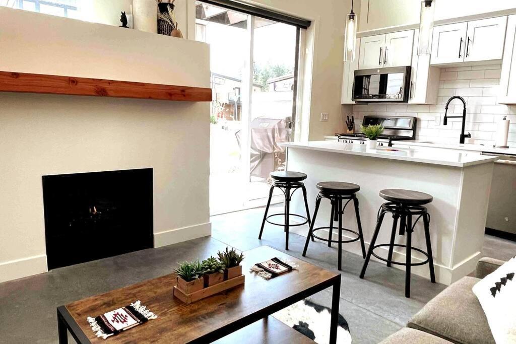 Brand New Upscale Home- Best Location! Whitefish Eksteriør bilde
