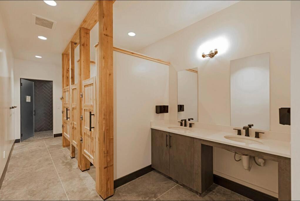 Brand New Upscale Home- Best Location! Whitefish Eksteriør bilde